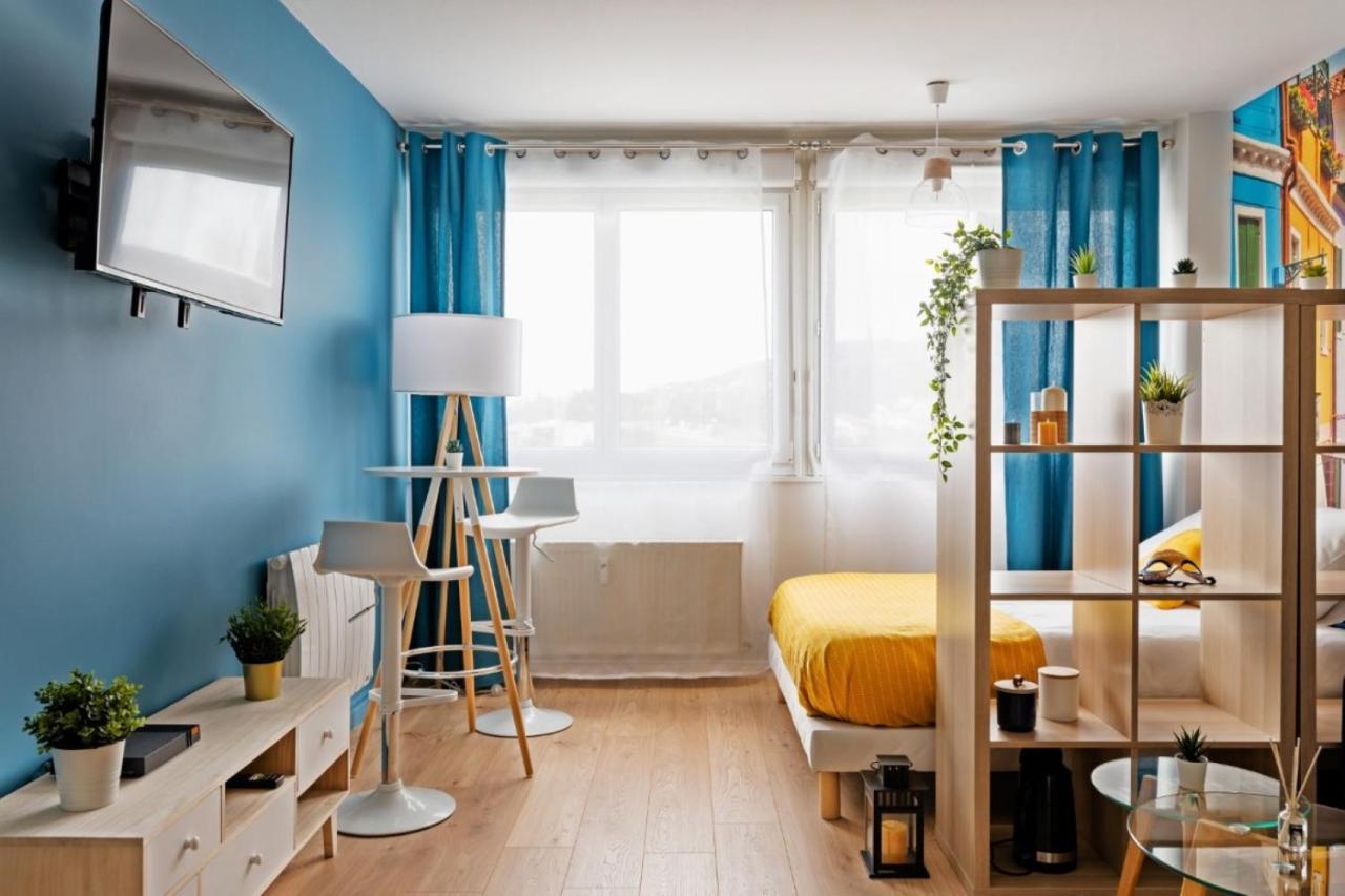 Color & Cosy Dardilly Apartment Exterior photo
